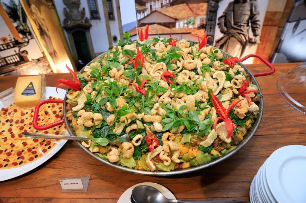 Paella mineira feita pelo chef Edson Puiati foi um dos pratos degustados durante mostra gastron&ocirc;mica, no Senado Federal