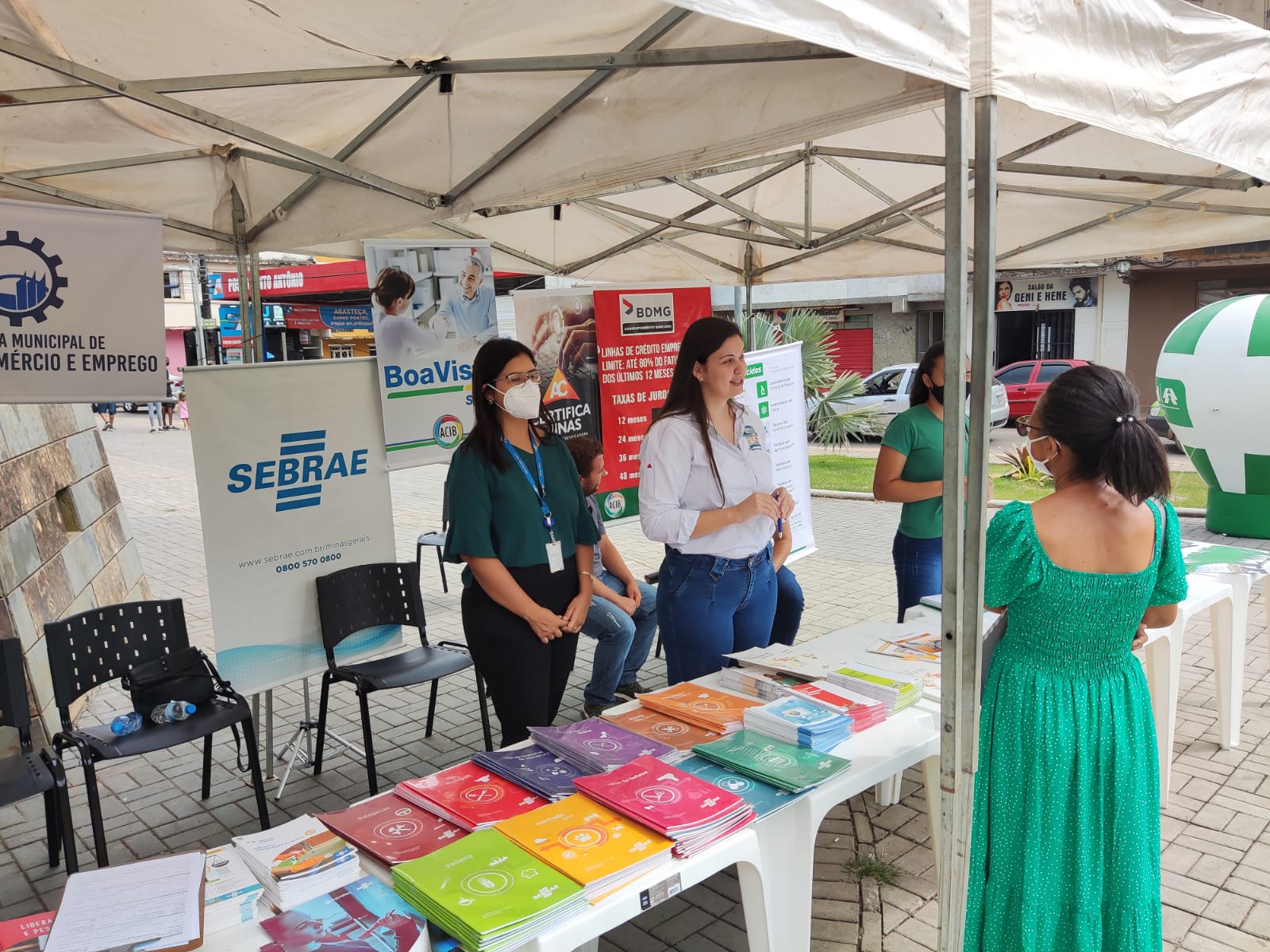 "MEI na pra&ccedil;a" ofereceu orienta&ccedil;&otilde;es gratuitas para empreendedores de Bambu&iacute;